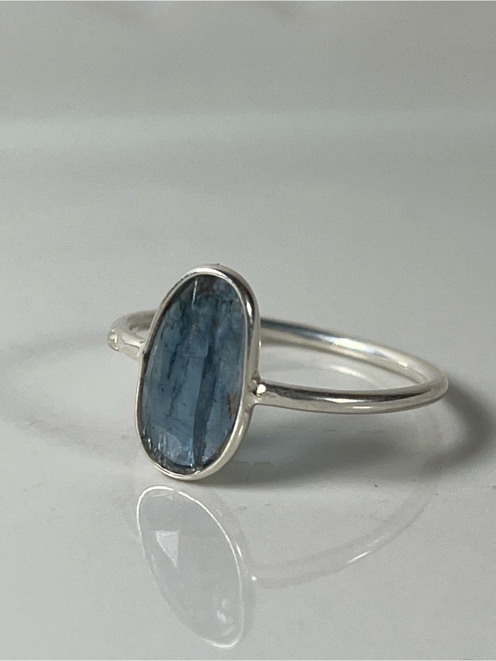 Solid Sterling Silver 925 Blue Kyanite Gemstone Flat Stacker Ring Size 8.25 - Picture 6 of 7